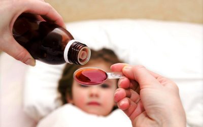 Мајка открива генијален трик како да му дадете лек на бебето без никаков проблем