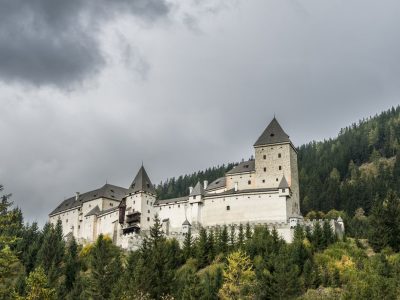 Австриски замок во кој стотици сиромашни луѓе биле осудени на смрт без причина