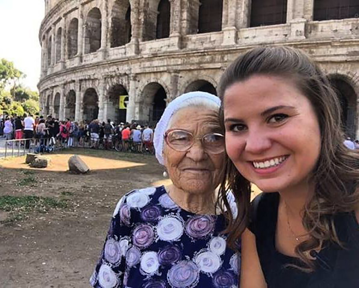 Баба авантурист: 91-годишна баба која има патувано во многу земји е доказ дека никогаш не е доцна за вашите соништа
