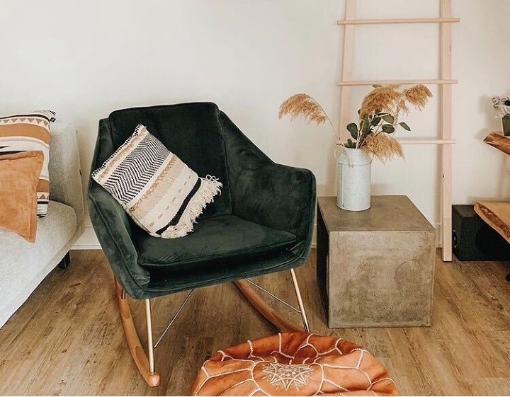 Столица за нишање: Врвен додаток што ќе внесе доза на удобност во вашиот дом