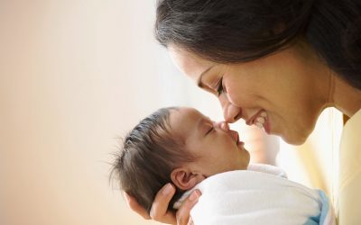 Тајниот јазик на љубовта: Како бебето вели „те сакам“?
