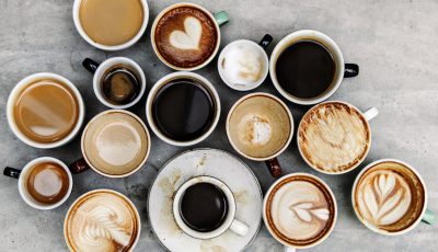 Интересно видео го прикажува патувањето на кафето од зрно до топол пијалак