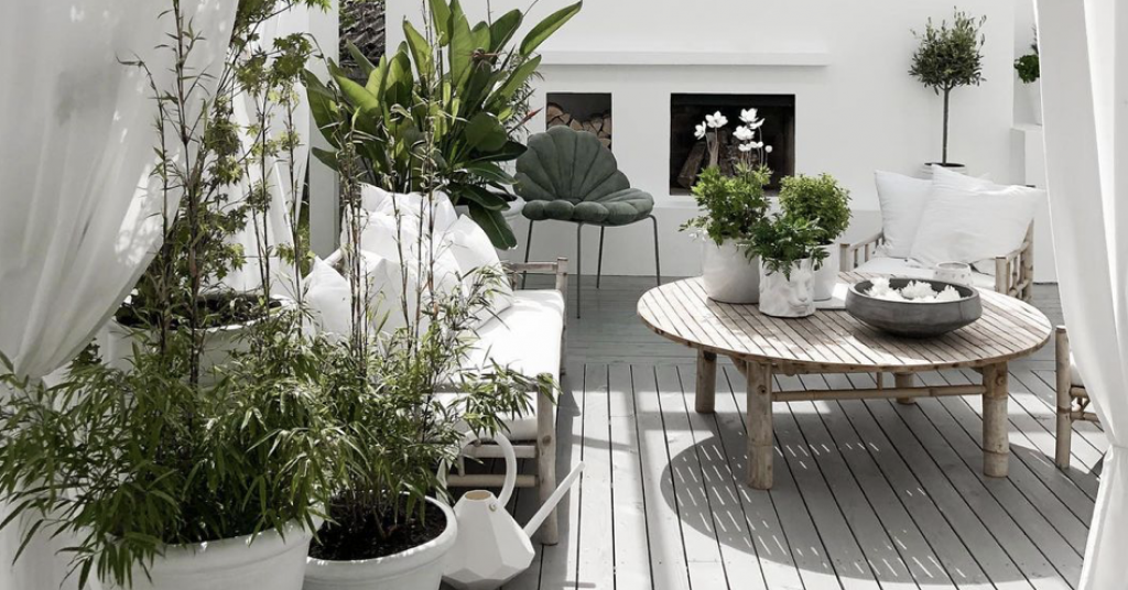 Украсете го вашиот мал балкон оваа пролет: Погледнете го нашиот избор и инспирирајте се!