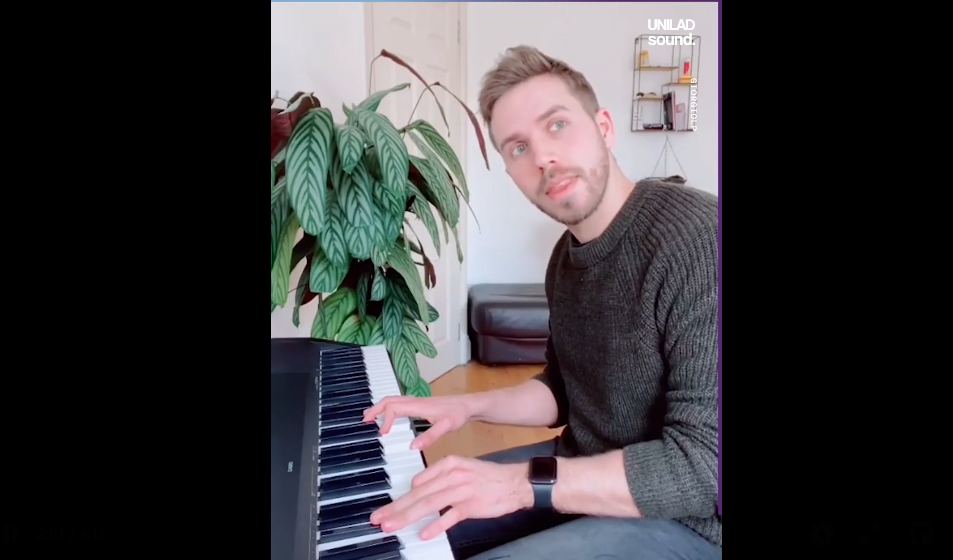 Видео: Соседи свират на пијано од нивните станови секоја сабота во 14 часот