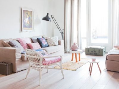 10 докази дека пастелните бои ја претвораат дневната соба во оаза на мирот