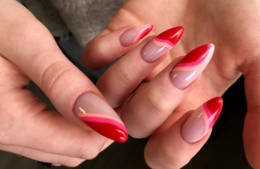 Нови идеи: 10 пролетни маникири што ќе посакате да ги копирате