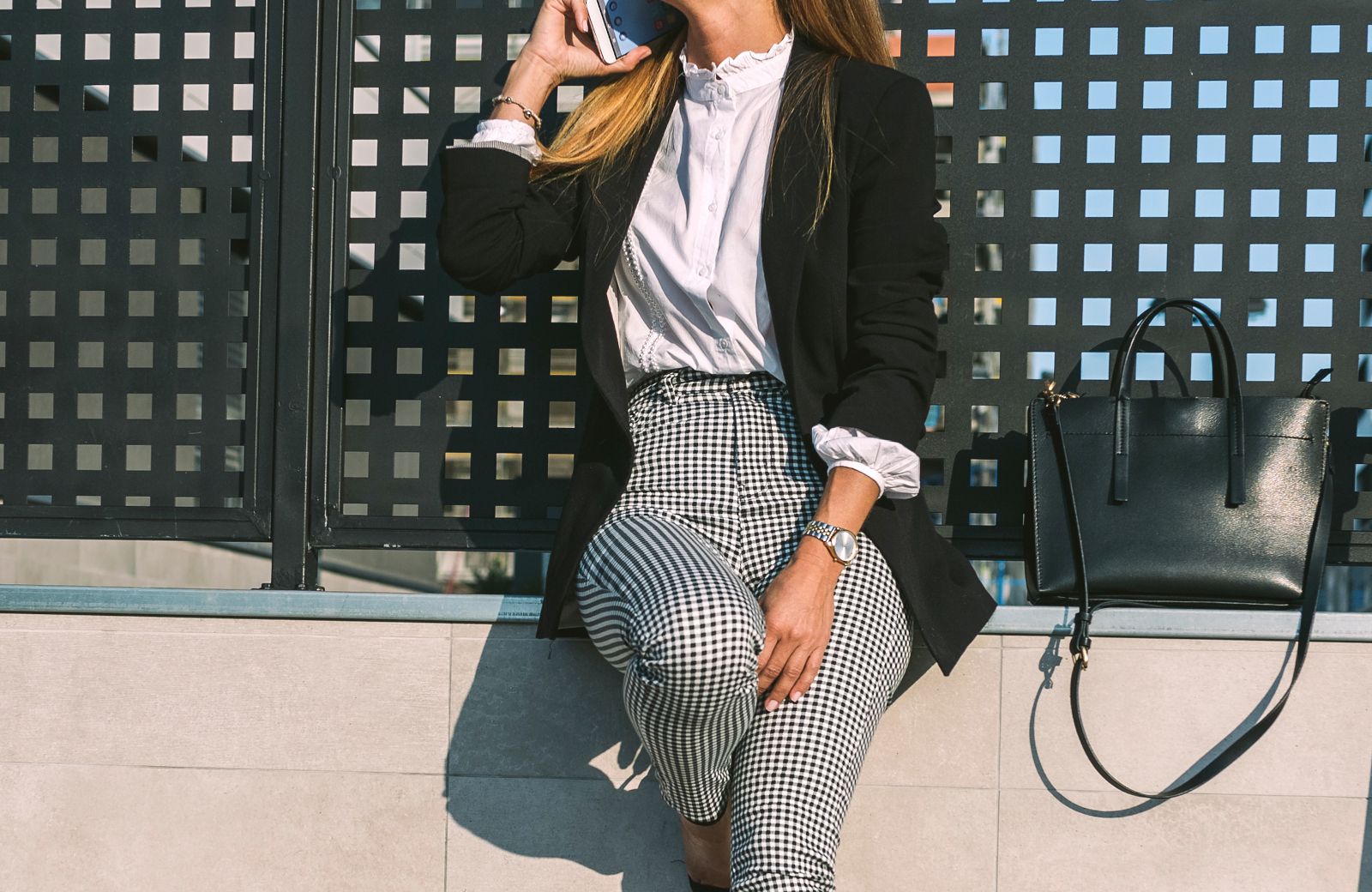 10 модерни парчиња облека во кои ќе изгледате убаво на фотографиите