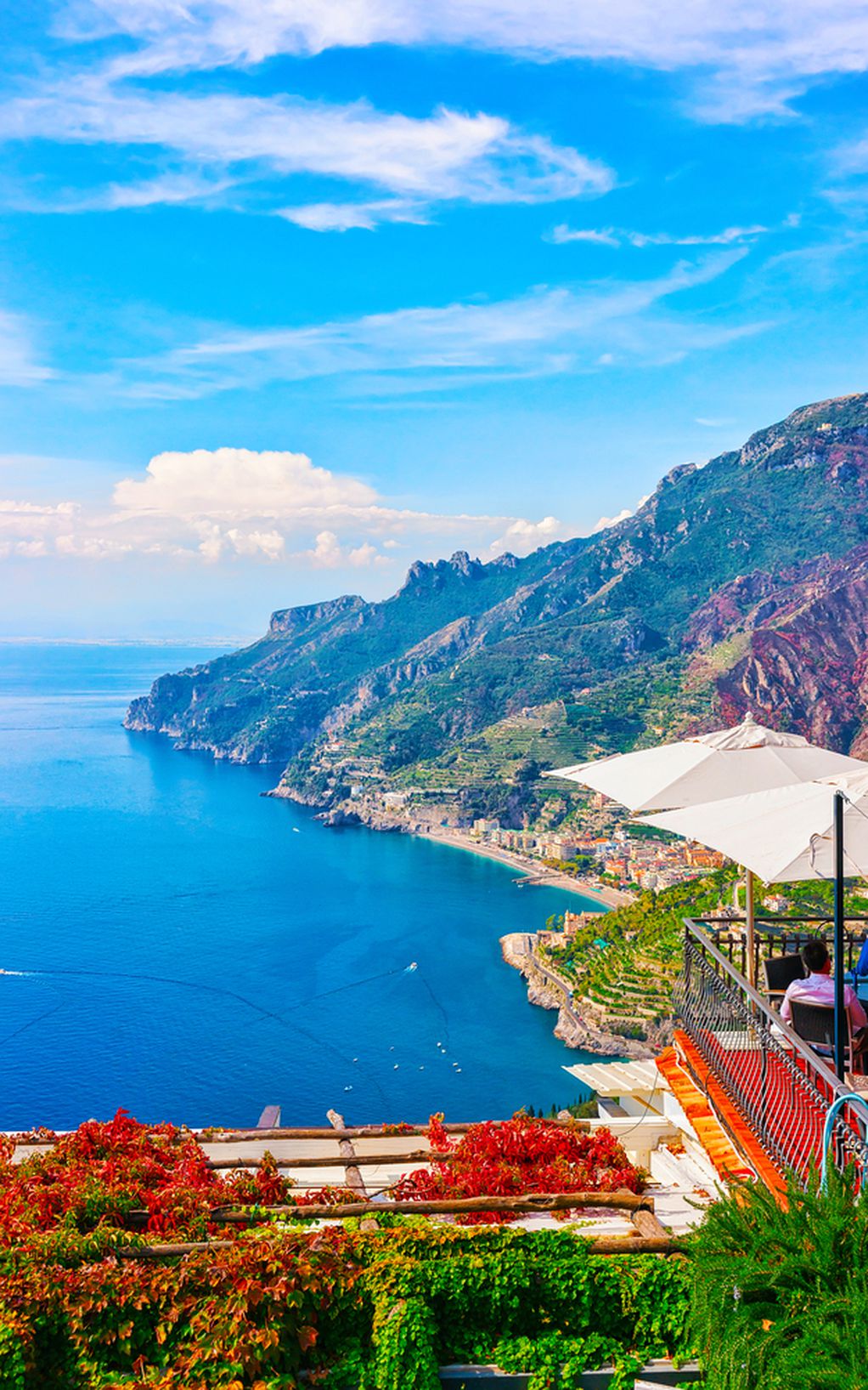 Најмалиот „град“ во Италија: Место за одмор на прекрасен брег што го заобиколуваат туристите