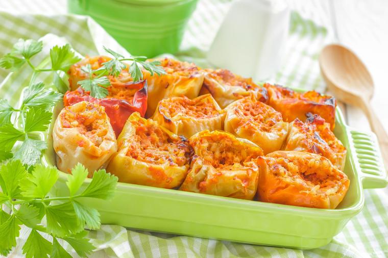 Рецепт за полнети пиперки со спанаќ и леблебија