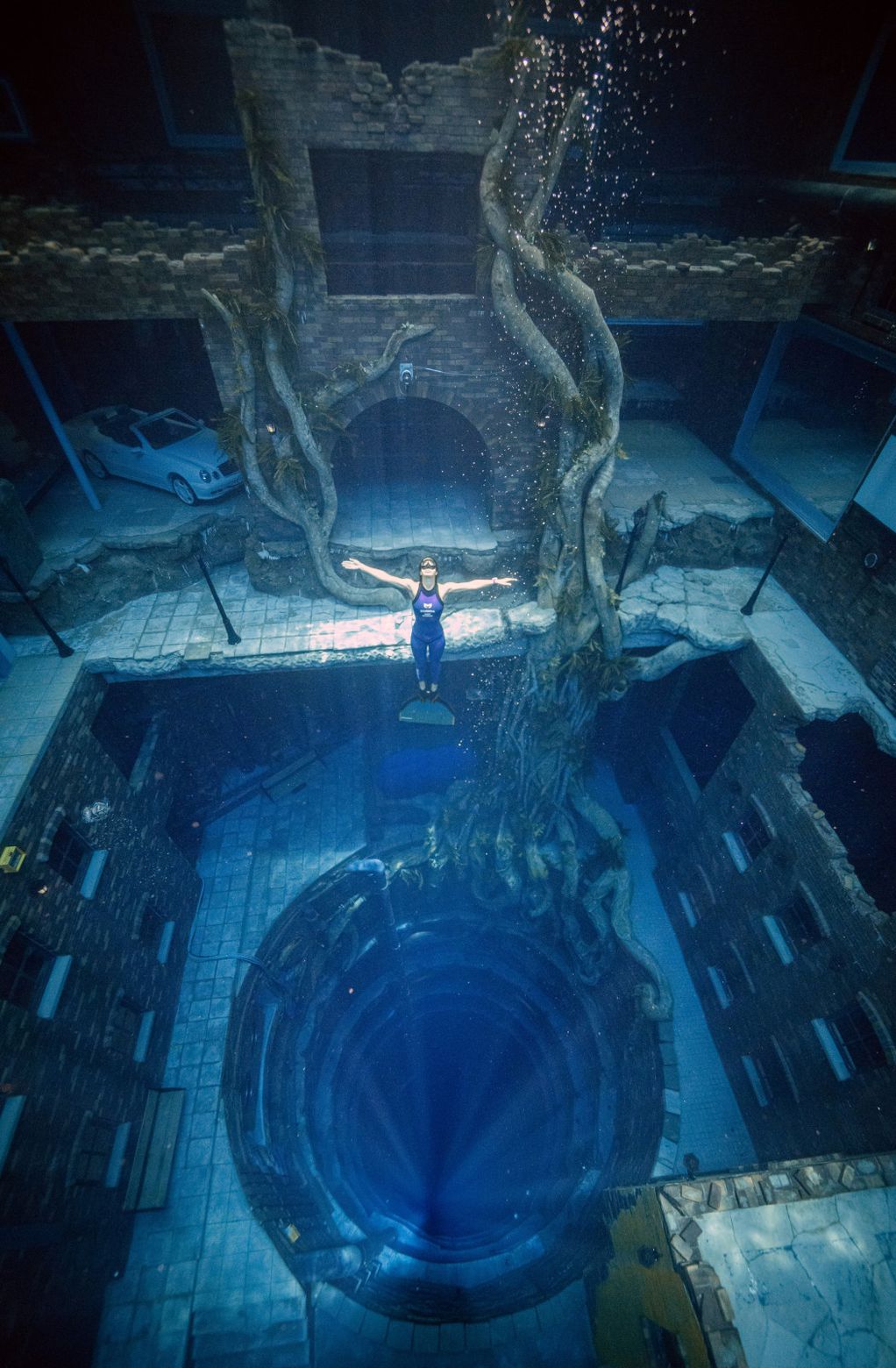Базен длабок 60 метри што крие потопен град