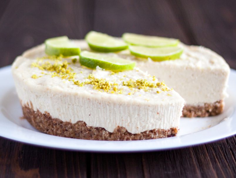 „Чизкејк“ без сирење: Рецепт за торта полна со протеини што не се пече