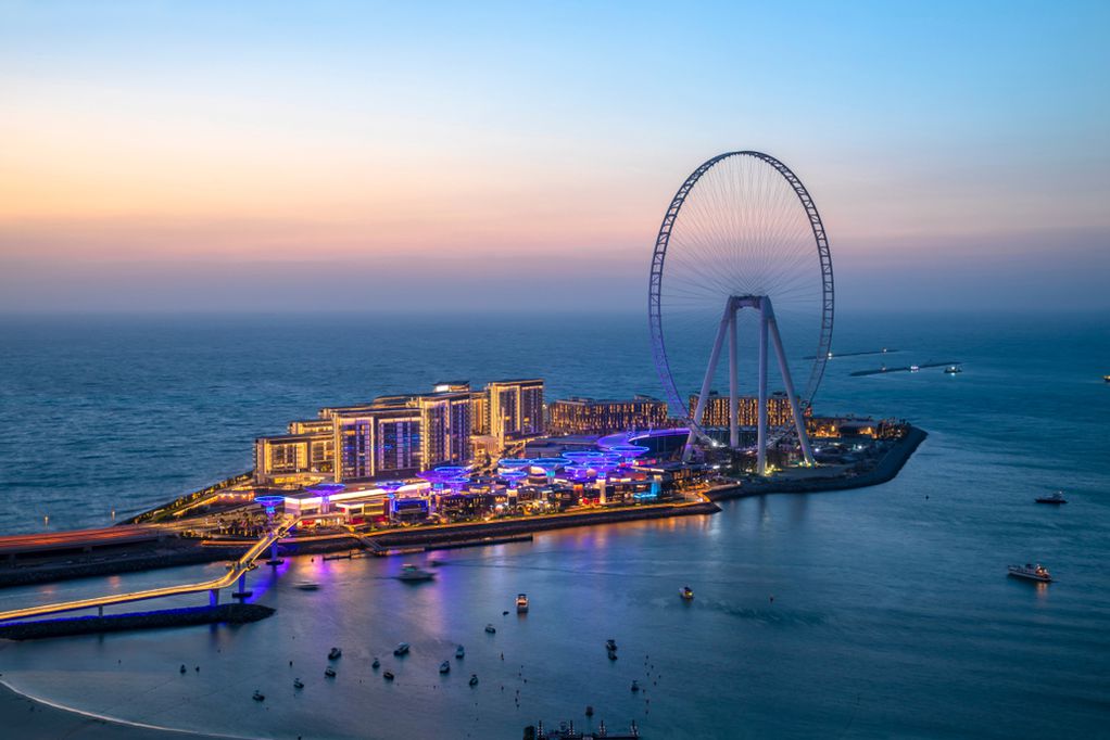 Се отвора најголемото панорамско тркало во светот: Поглед на Дубаи од височина од 250 метри