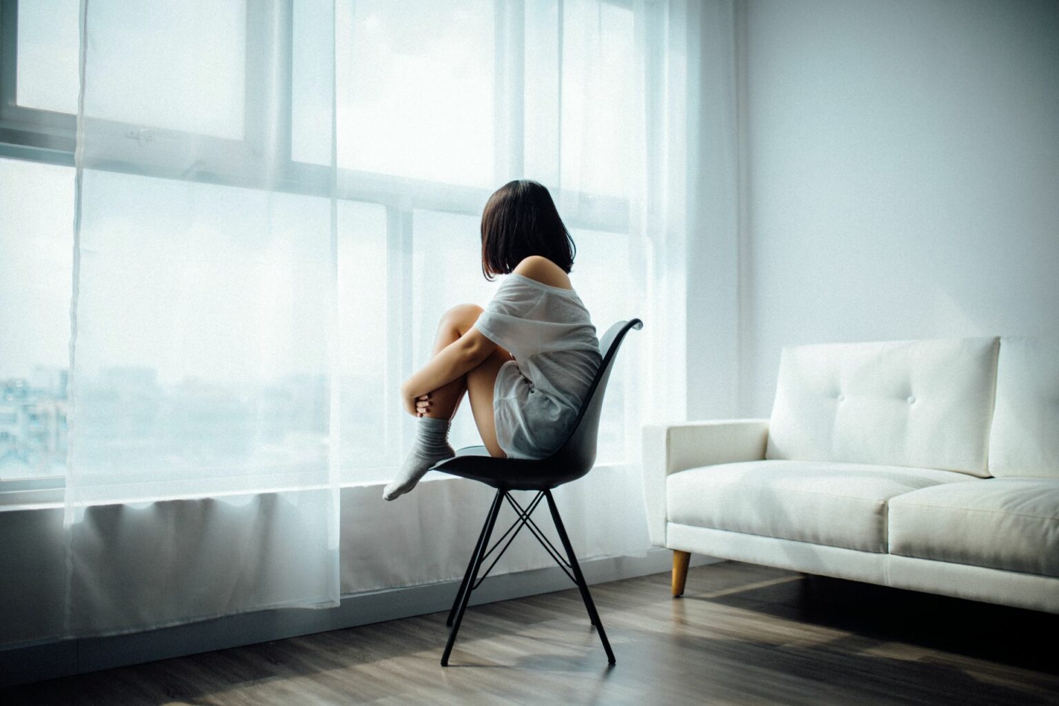 4 скриени знаци дека страдате од осаменост 