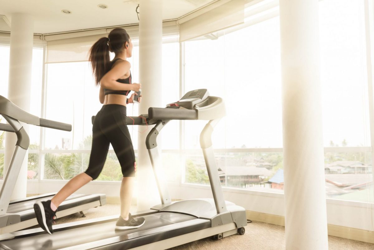 Фитнес-трендот 12-3-30 е популарен на ТикТок, а еве за што станува збор