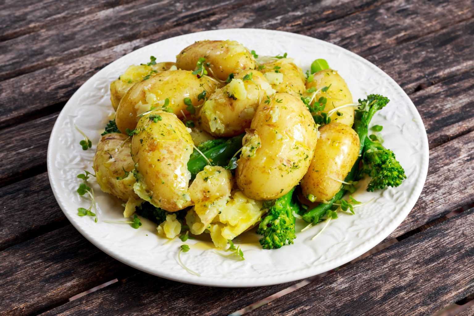 Рецепт за салата со компири, сенф и поточарка