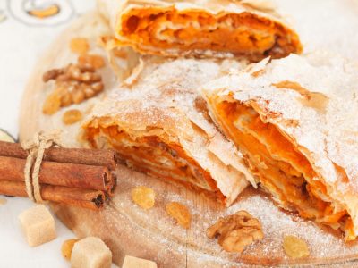 Есенски десерт: Рецепт за пита со тиква и мед