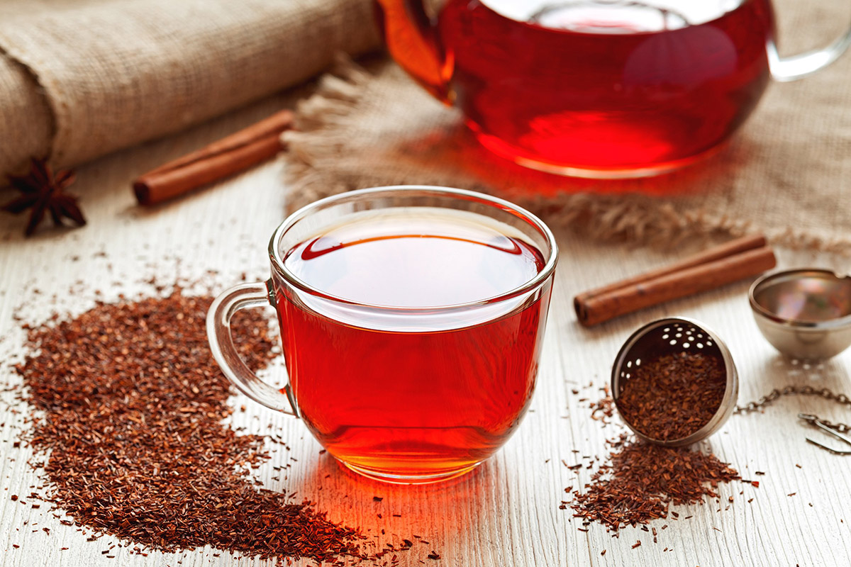 Ројбос чајот станува сè популарен, а ова се неговите здравствени придобивки