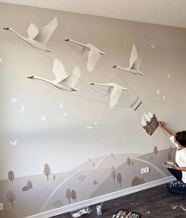 Уметница креира волшебни мурали за детски соби и ја доловува детската имагинација