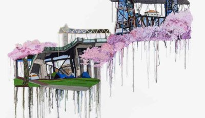 Уметница користи рециклирано предиво и пластика за да ја подигне свеста за климатската криза
