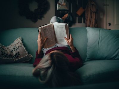 4 романи кои вреди да ги прочитате повеќе од еднаш