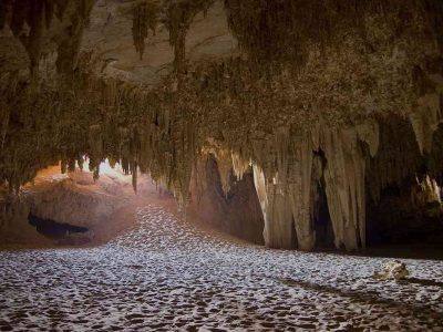 Пештерата Џара: Едно од најмагичните места во египетската пустина!