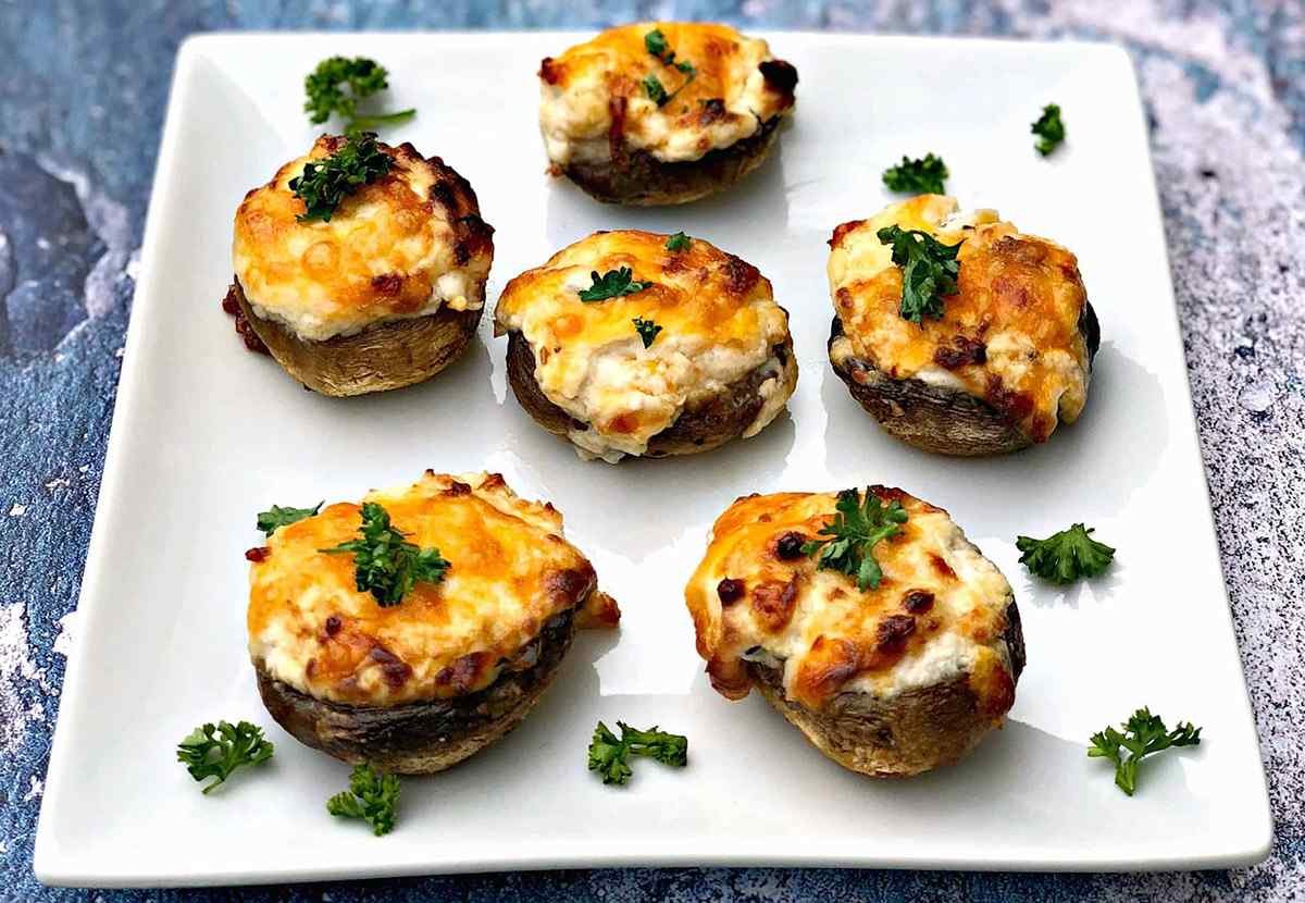 Рај од вкусови: Рецепт за печурки со три вида сирење
