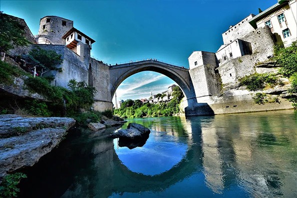 Рај за очи: 5 стари европски мостови кои треба да ги видите барем еднаш во животот! 