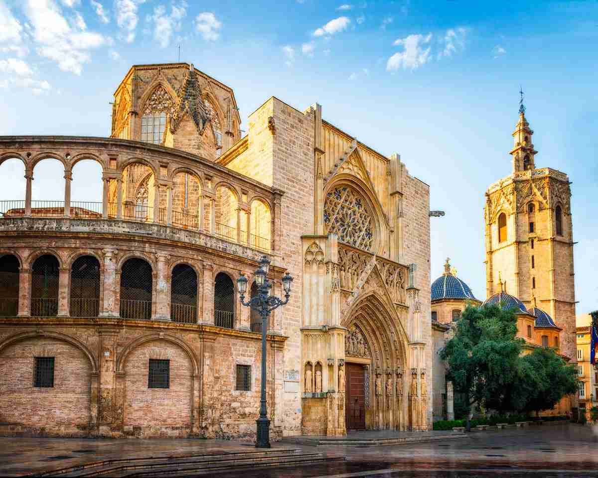 Дали катедралата во Валенсија е домот на светиот грал?