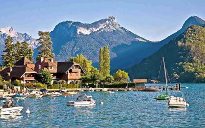 Градот Анси: Бисер на француските Алпи со едно од најубавите езера во цела Европа!