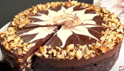 Рецепт за вкусна торта со чоколадо и ореви без печење