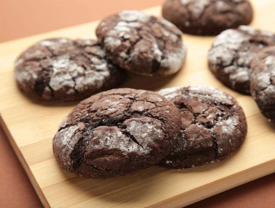 Рецепт за чоколадни колачи со вкус на Сникерс