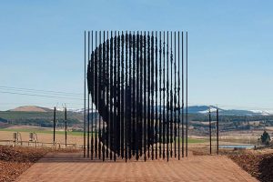 Скулптури со моќни пораки за човештвото
