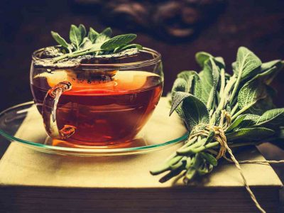 Кои се лековитите својства на чајот од жалфија?