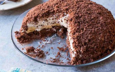 Прсти да излижете: Рецепт за десерт со чоколадо, шлаг и банани