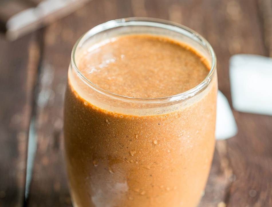 Рецепт за пијалак богат со витамини и минерали: Идеален за оние кои имаат болки во колената!