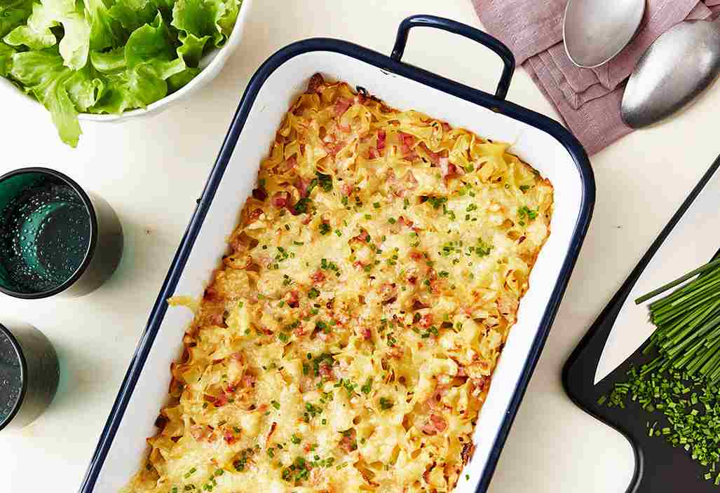 Прсти да излижете: Австриски рецепт за печени тестенини со шунка и сирење