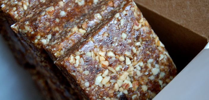 Рецепт за здрави, енергетски коцки за кои ви се потребни само 3 состојки!