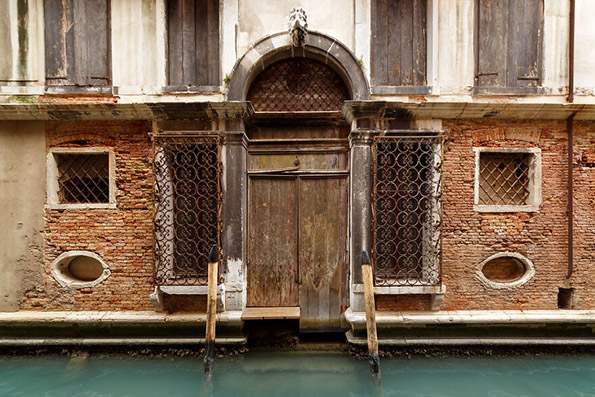 Убавата архитектура во Венеција доловена преку објективот на овој фотограф
