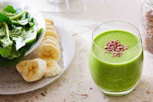 Готов за 5 минути: Здрав појадок со зелено смуди
