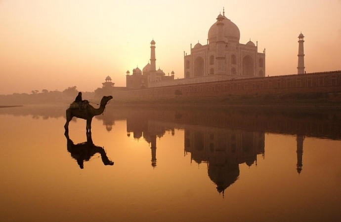 Зошто барем еднаш во животот треба да го посетите градот Агра?