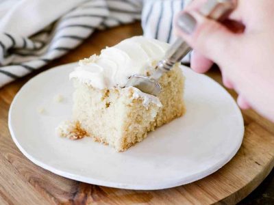 Без јајца, путер и млеко: Рецепт за вкусна торта од ванила