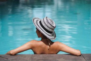 На кој начин хлорот во базенот може да влијае врз вашето тело? 