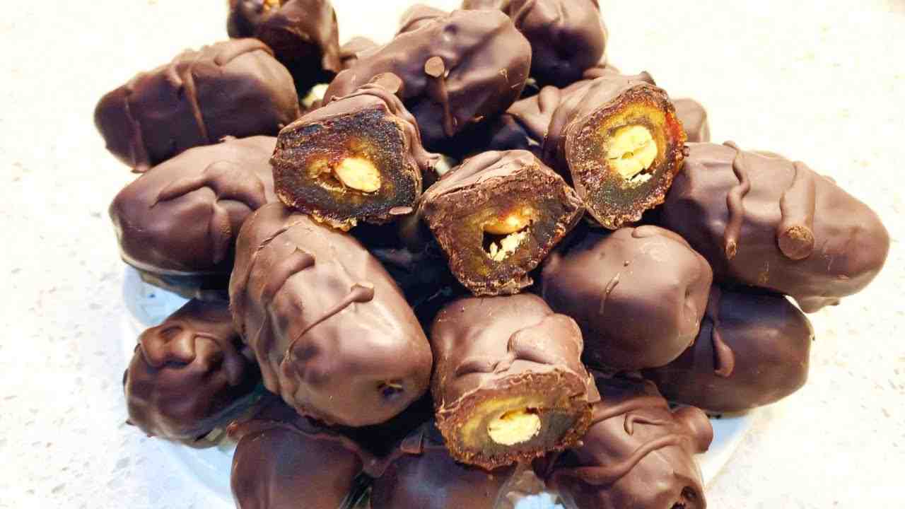 Здрави и вкусни: Урми потопени со чоколадо