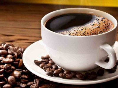Дали е здраво пиењето кафе на празен стомак?