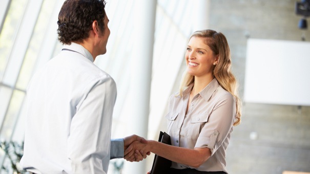 На кои работи луѓето обраќаат внимание во првите 10 минути кога ќе ве запознаат?