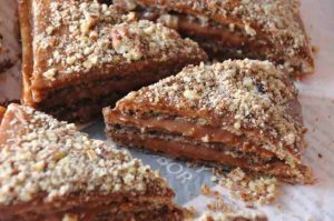 Вкусна и освежителна: Рецепт за посна торта со ореви